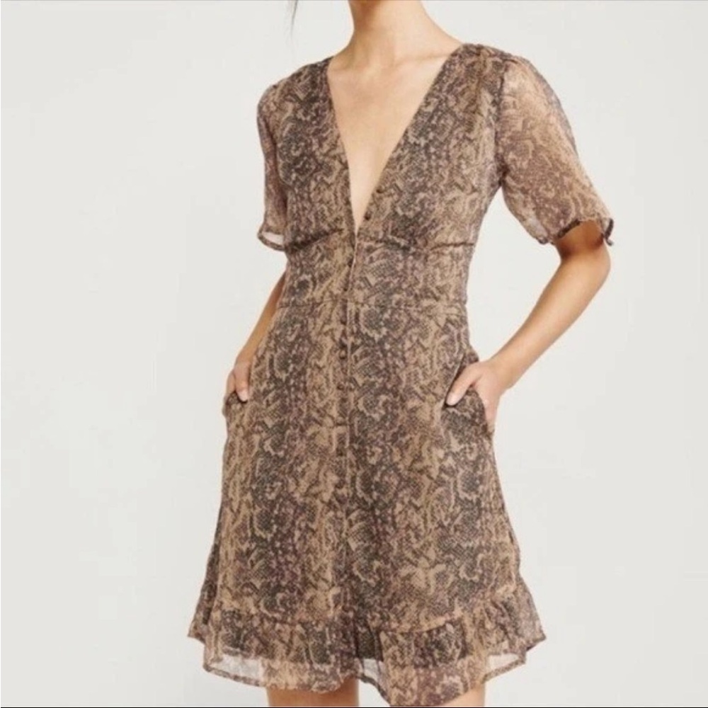 Abercrombie & Fitch Dress Flutter Short Sleeve V Neck Button Up Snakeskin